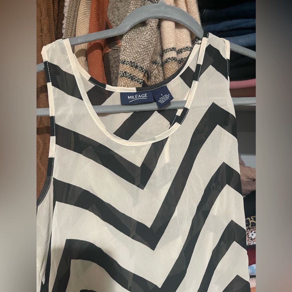 Blouse - Picture 2 of 2